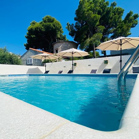 Sea-Views Brazza Apartments With Private Pool ميلنا المظهر الخارجي الصورة
