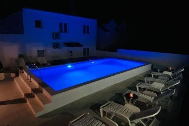 Sea-Views Brazza Apartments With Private Pool ميلنا المظهر الخارجي الصورة