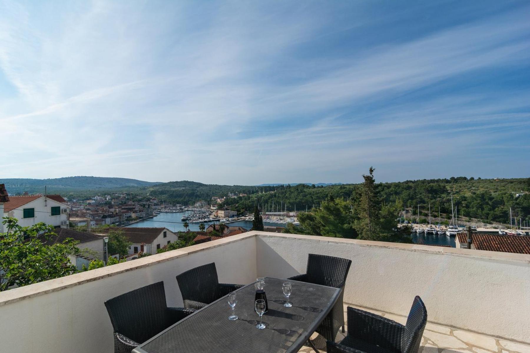 Sea-Views Brazza Apartments With Private Pool ميلنا المظهر الخارجي الصورة