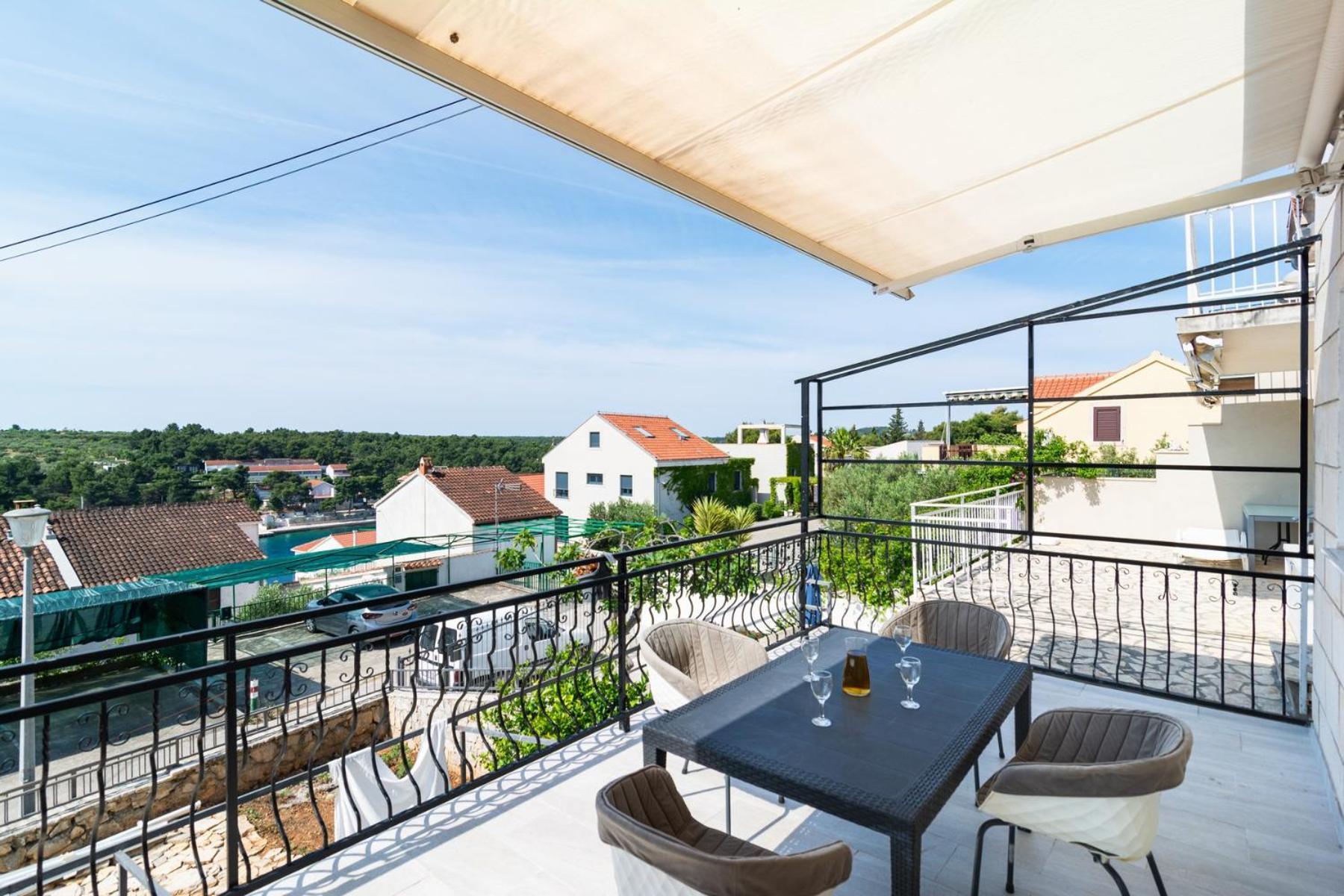 Sea-Views Brazza Apartments With Private Pool ميلنا المظهر الخارجي الصورة